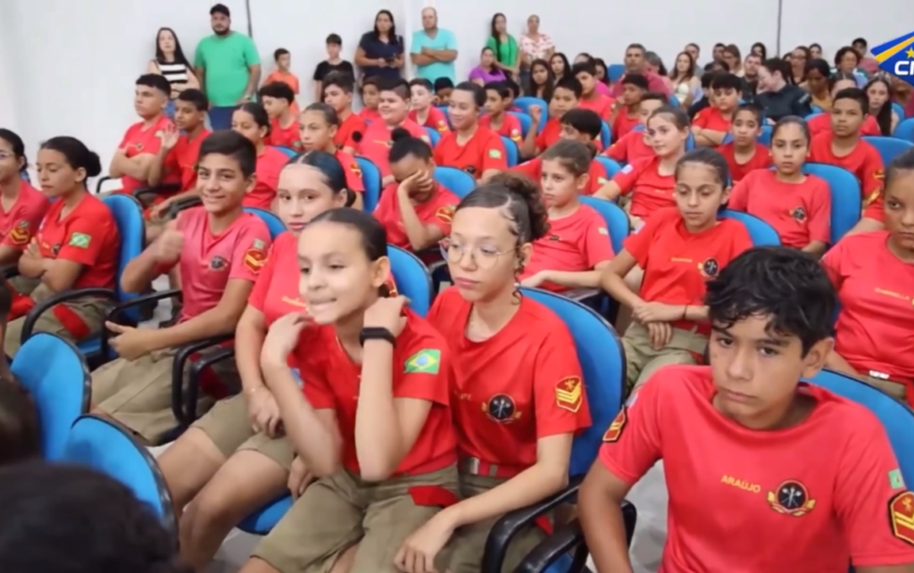 Aula inaugural do Bombeiros do Amanhã movimenta a Câmara