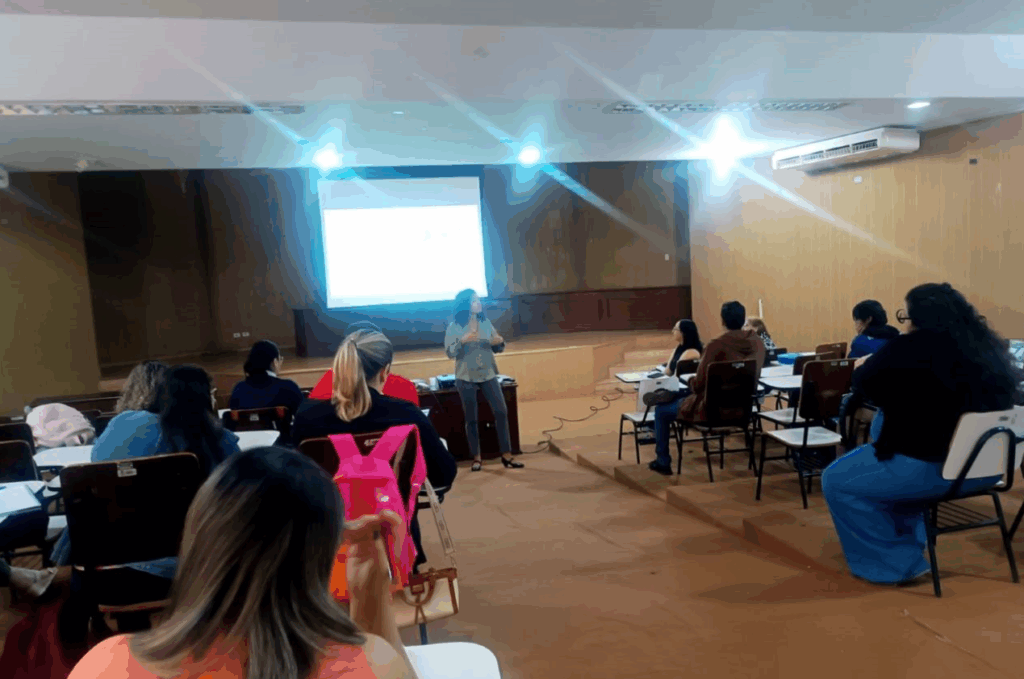 Professores recebem formação continuada de ciências, história e geografia Professores recebem formação continuada de ciências, história e geografia