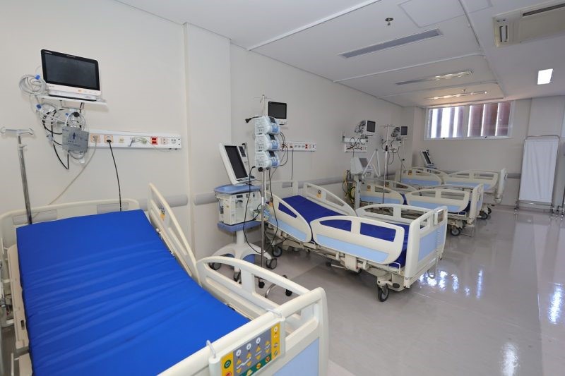 Parceria Prefeitura/HU abre leitos de UTI para socorrer Hospital da Vida Parceria Prefeitura/HU abre leitos de UTI para socorrer Hospital da Vida