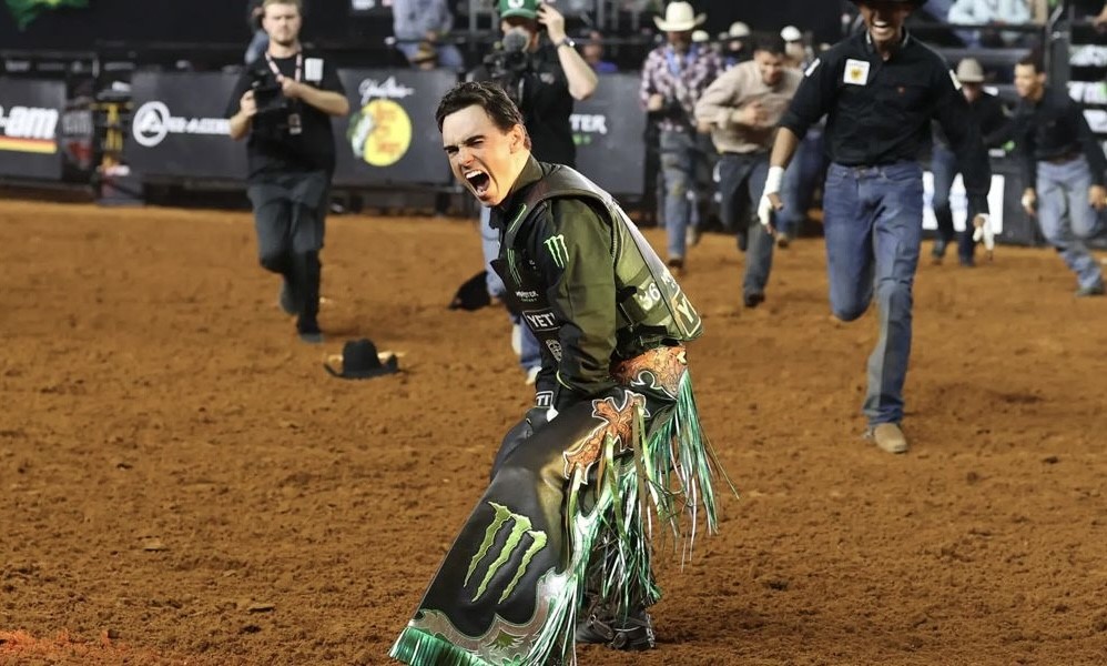 José Vitor Leme conquista tricampeonato mundial de rodeio da PBR José Vitor Leme conquista tricampeonato mundial de rodeio da PBR