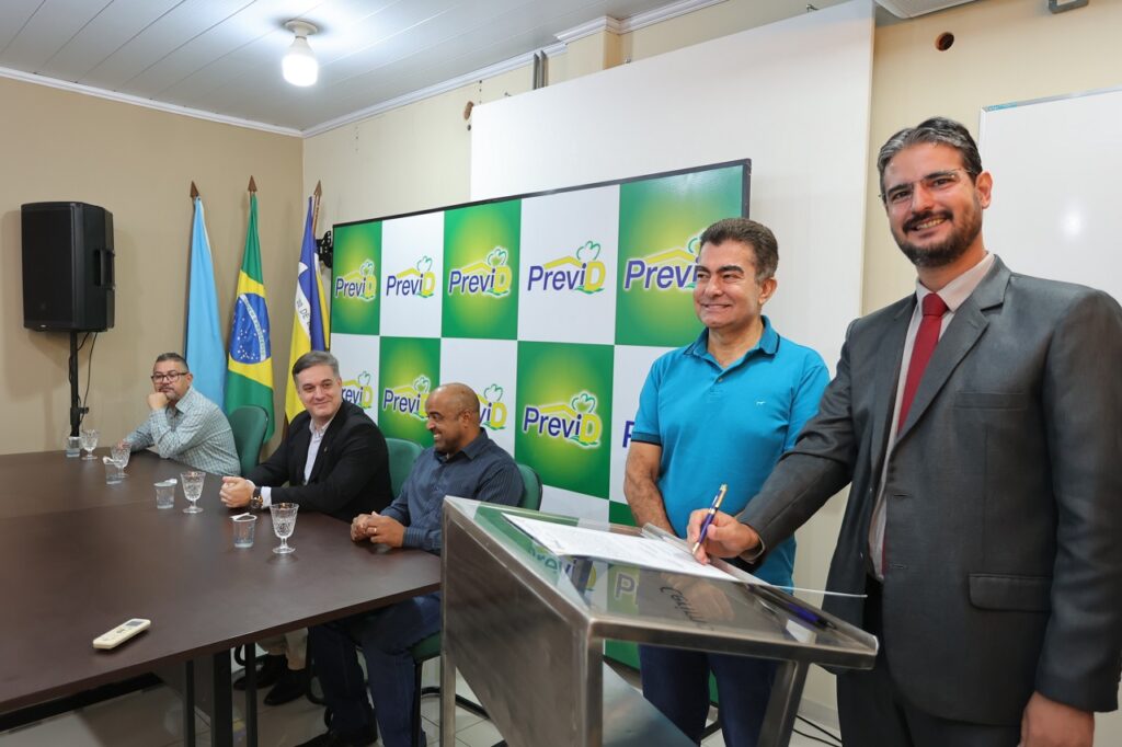 Diretoria do Previd de Dourados toma posse para o próximo triênio Diretoria do Previd de Dourados toma posse para o próximo triênio