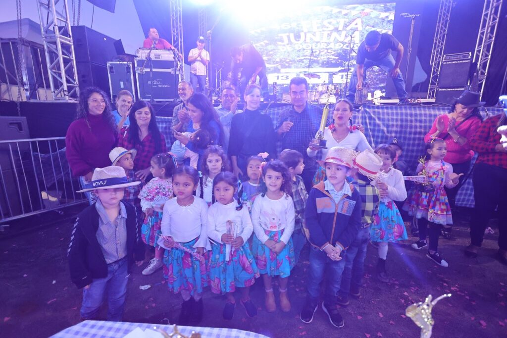 Festa Junina encerra com recorde de público e elogios à organização Festa Junina encerra com recorde de público e elogios à organização