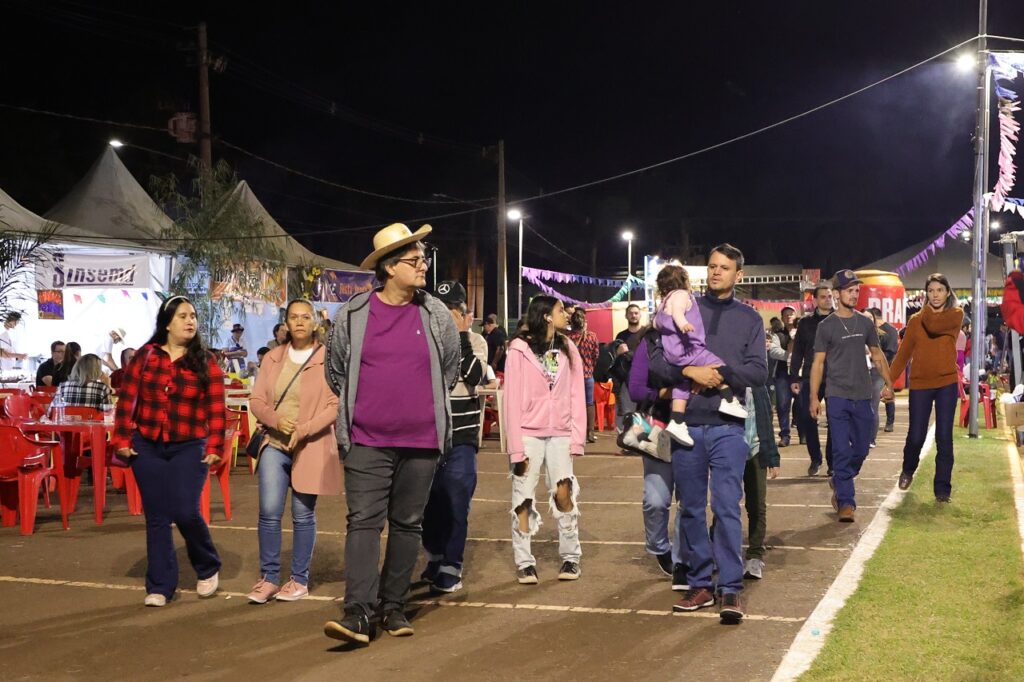 Festa Junina encerra com recorde de público e elogios à organização Festa Junina encerra com recorde de público e elogios à organização