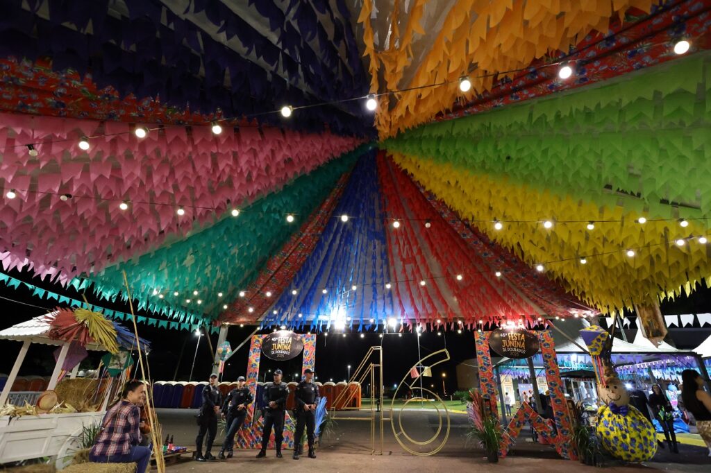 Festa Junina encerra com recorde de público e elogios à organização Festa Junina encerra com recorde de público e elogios à organização