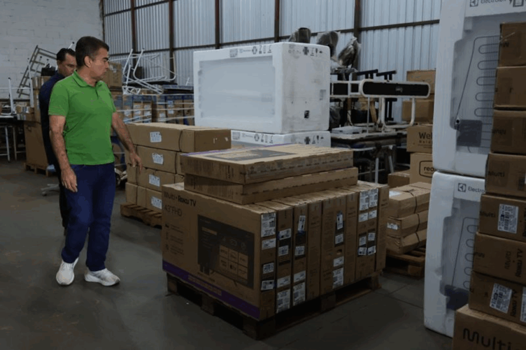 Prefeitura recebe nova remessa de equipamentos para reforçar unidades de saúde Prefeitura recebe nova remessa de equipamentos para reforçar unidades de saúde