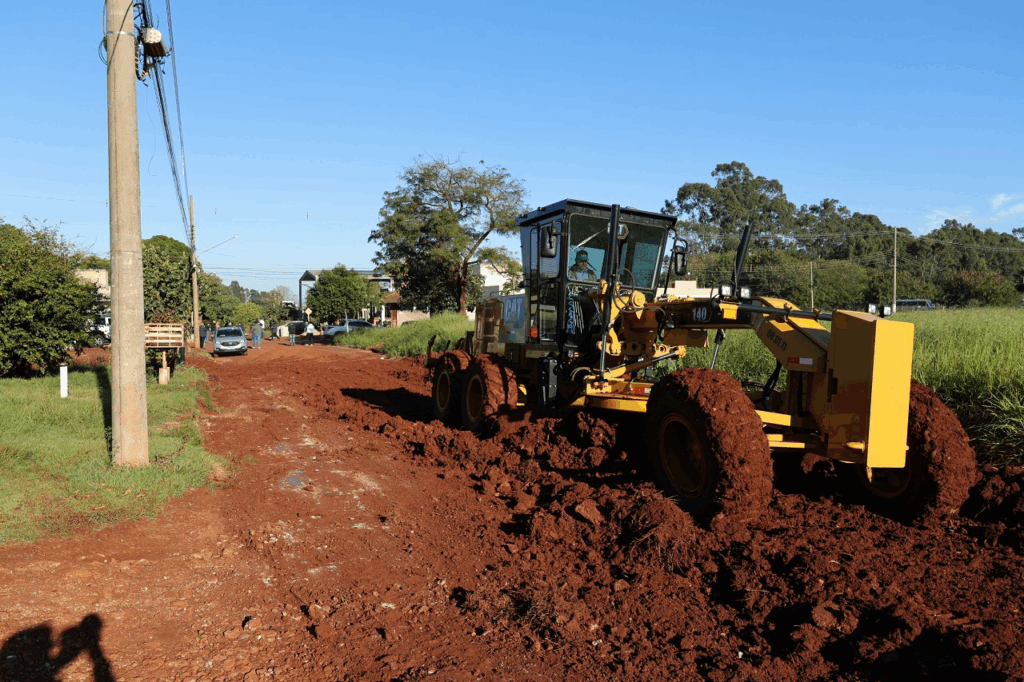 Prefeitura lança terceira frente de asfalto em menos de uma semana Prefeitura lança terceira frente de asfalto em menos de uma semana