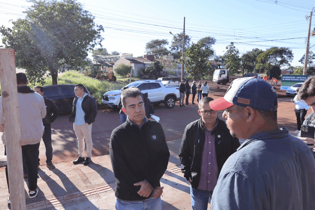 Prefeitura lança terceira frente de asfalto em menos de uma semana Prefeitura lança terceira frente de asfalto em menos de uma semana