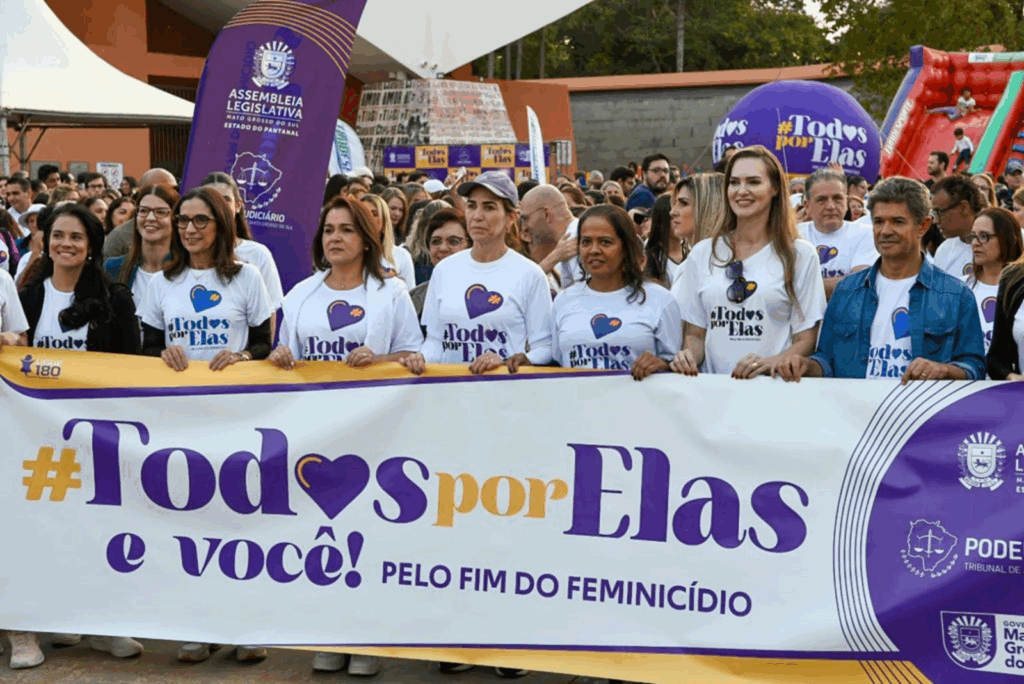 Caminhada ‘Todos Por Elas’ simboliza grande ato de mobilização pelo fim da violência contra as mulheres Caminhada ‘Todos Por Elas’ simboliza grande ato de mobilização pelo fim da violência contra as mulheres