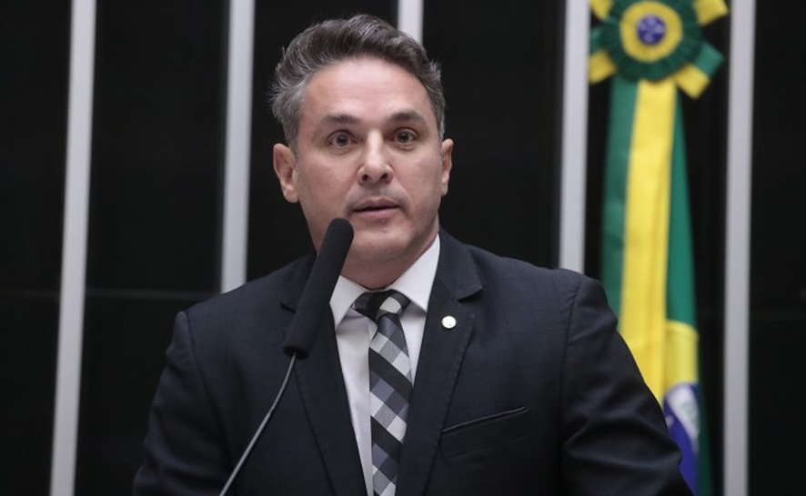 Câmara aprova pedido de urgência para projeto que suspende aumento do IOF Câmara aprova pedido de urgência para projeto que suspende aumento do IOF