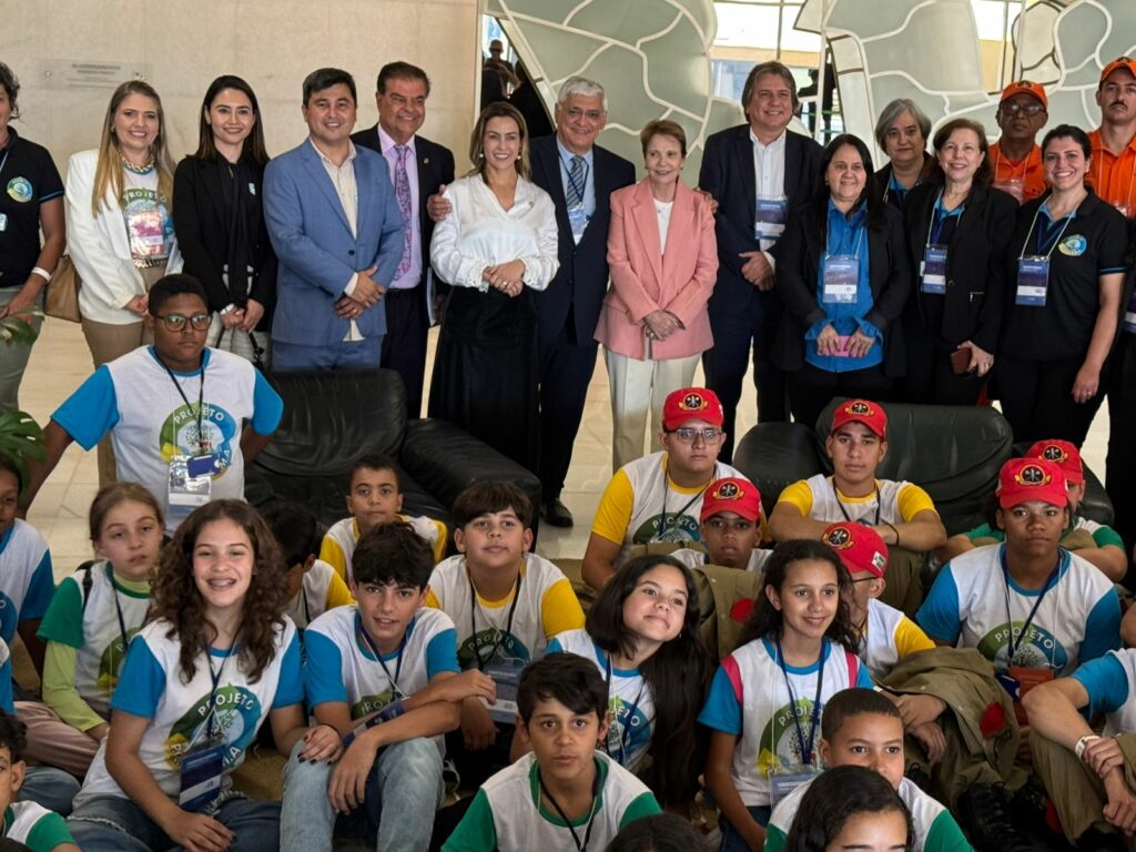 Senadora Soraya Thronicke recebe alunos da rede pública de ensino de MS em visita ao Congresso Nacional Senadora Soraya Thronicke recebe alunos da rede pública de ensino de MS em visita ao Congresso Nacional