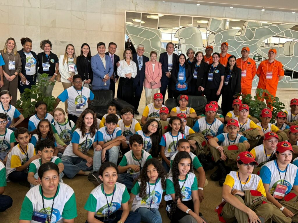 Senadora Soraya Thronicke recebe alunos da rede pública de ensino de MS em visita ao Congresso Nacional Senadora Soraya Thronicke recebe alunos da rede pública de ensino de MS em visita ao Congresso Nacional