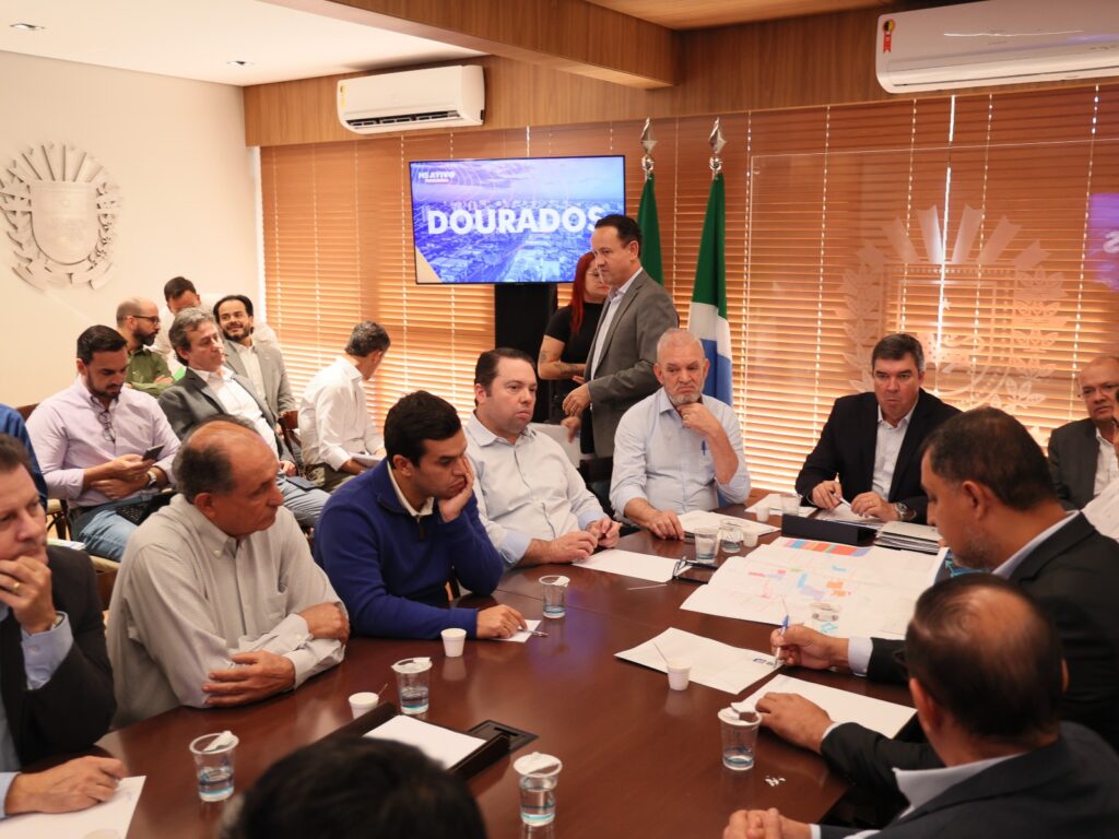 Pudim participa de reunião do MS Ativo na governadoria Pudim participa de reunião do MS Ativo na governadoria