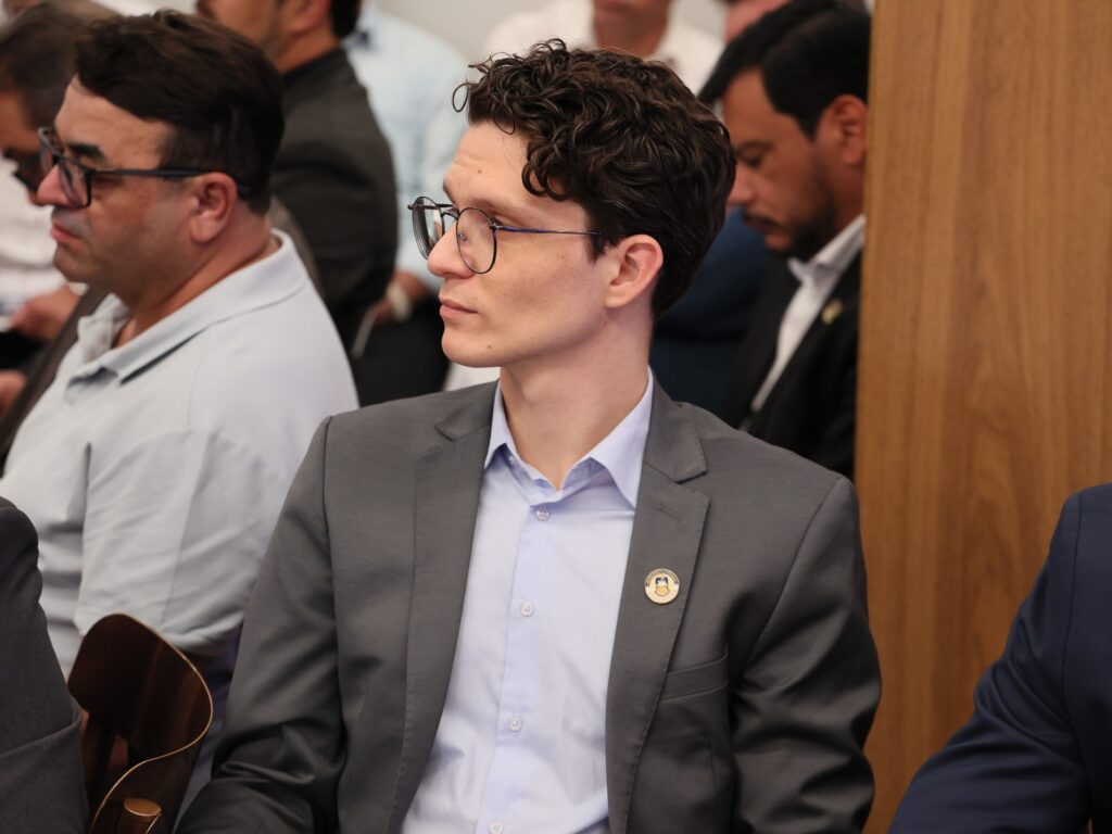 Pudim participa de reunião do MS Ativo na governadoria Pudim participa de reunião do MS Ativo na governadoria
