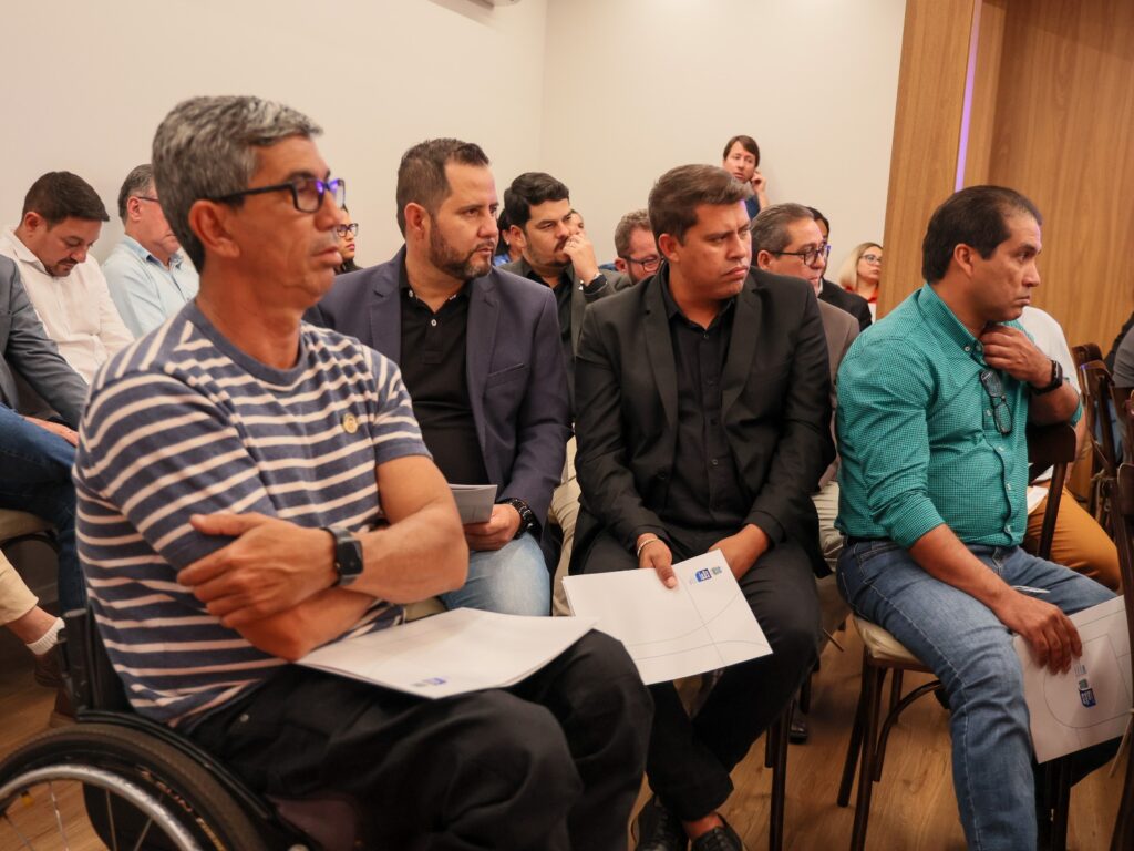 Pudim participa de reunião do MS Ativo na governadoria Pudim participa de reunião do MS Ativo na governadoria