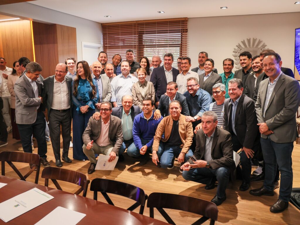 Pudim participa de reunião do MS Ativo na governadoria Pudim participa de reunião do MS Ativo na governadoria