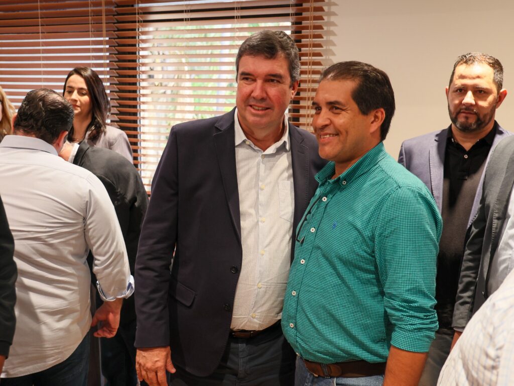 Pudim participa de reunião do MS Ativo na governadoria Pudim participa de reunião do MS Ativo na governadoria