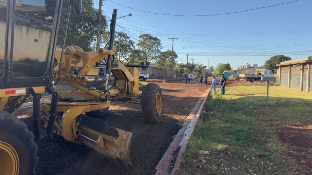 Com apoio da senadora Soraya Thronicke, obra de pavimentação no Altos do Indaiá é retomada pelo prefeito Marçal Filho Com apoio da senadora Soraya Thronicke, obra de pavimentação no Altos do Indaiá é retomada pelo prefeito Marçal Filho