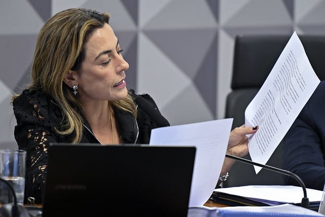 Senadora Soraya Thronicke pede apoio do Governo Federal aos frigoríficos e indústrias para manter empregos no MS Senadora Soraya Thronicke pede apoio do Governo Federal aos frigoríficos e indústrias para manter empregos no MS