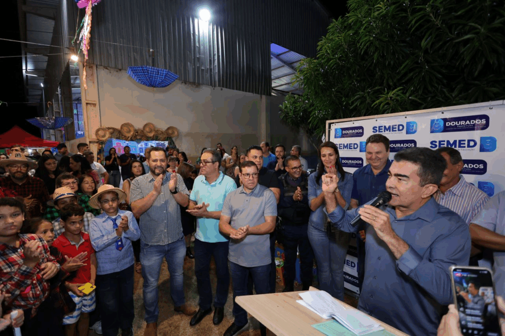 Prefeito assina ordem de serviço para reforma da Escola Professora Avani Cargnelutti