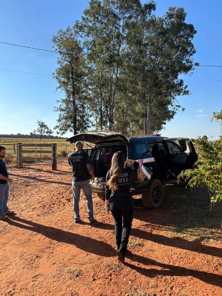Homem é preso em flagrante por posse ilegal de arma de fogo em Nova Andradina Homem é preso em flagrante por posse ilegal de arma de fogo em Nova Andradina