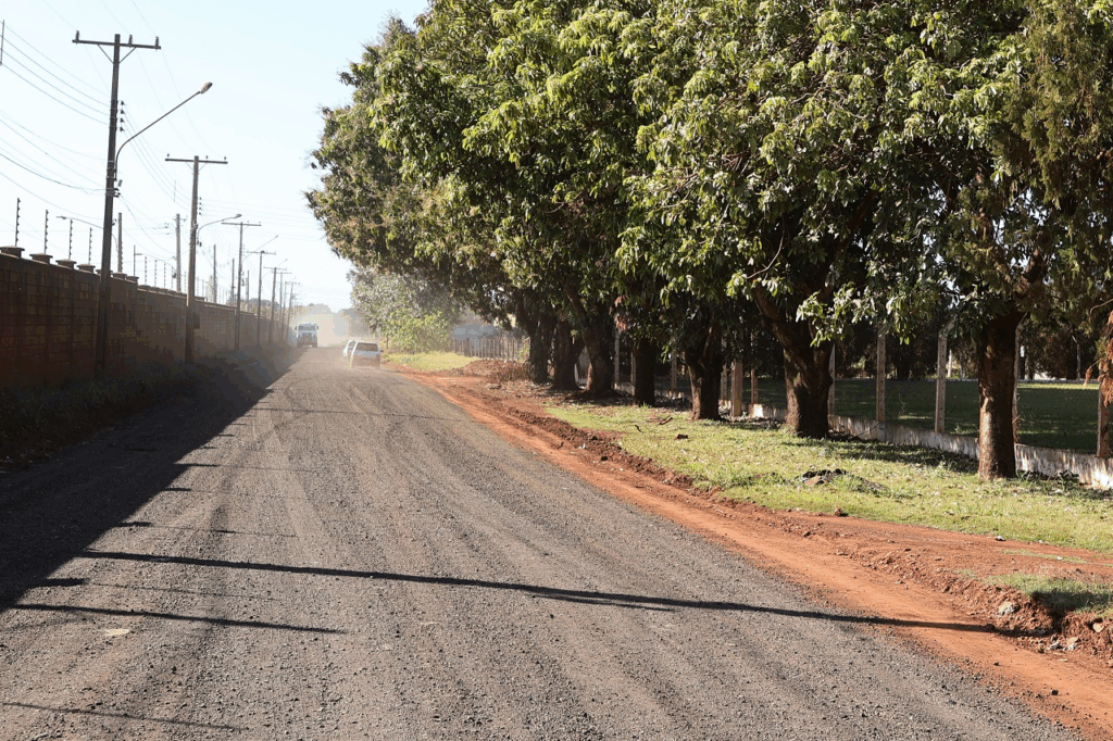 Prefeitura leva cascalhamento ao Campo Belo e acaba com espera de mais de 30 anos