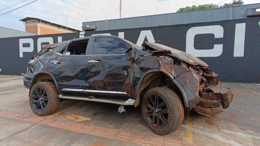 PRF apreende 1800 kg de maconha e prende jovem após acidente PRF apreende 1800 kg de maconha e prende jovem após acidente