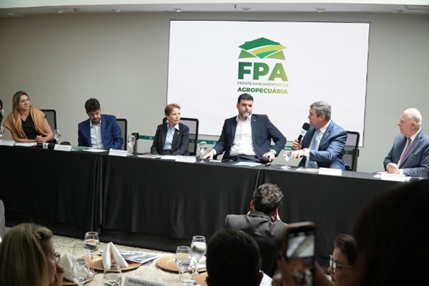 Em reunião FPA, Riedel destaca Lei do Pantanal e política de apoio à produção no campo