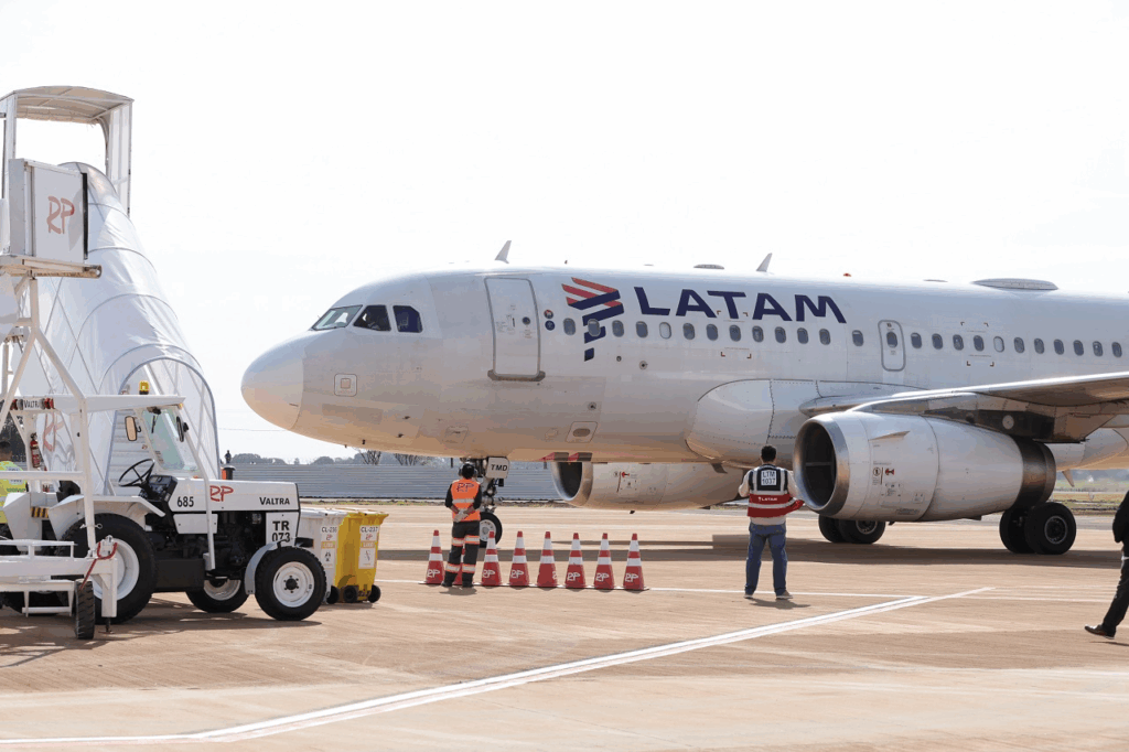 Latam decola de Dourados com 94% de ocupação no primeiro voo Latam decola de Dourados com 94% de ocupação no primeiro voo