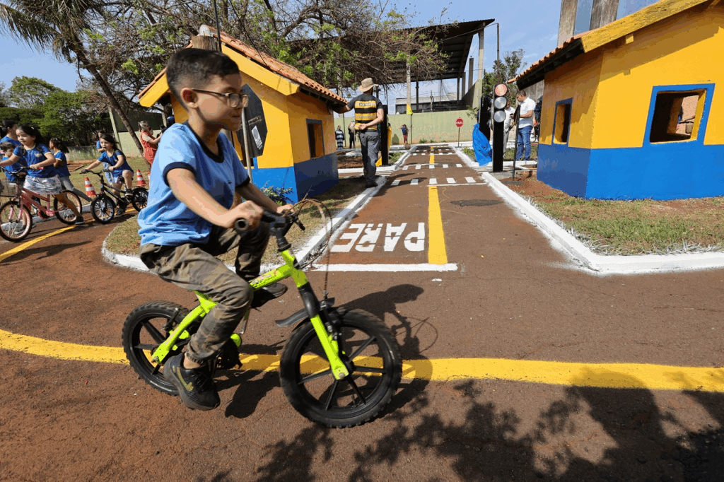 Prefeitura abre Semana Nacional do Trânsito com foco na educação de crianças Prefeitura abre Semana Nacional do Trânsito com foco na educação de crianças