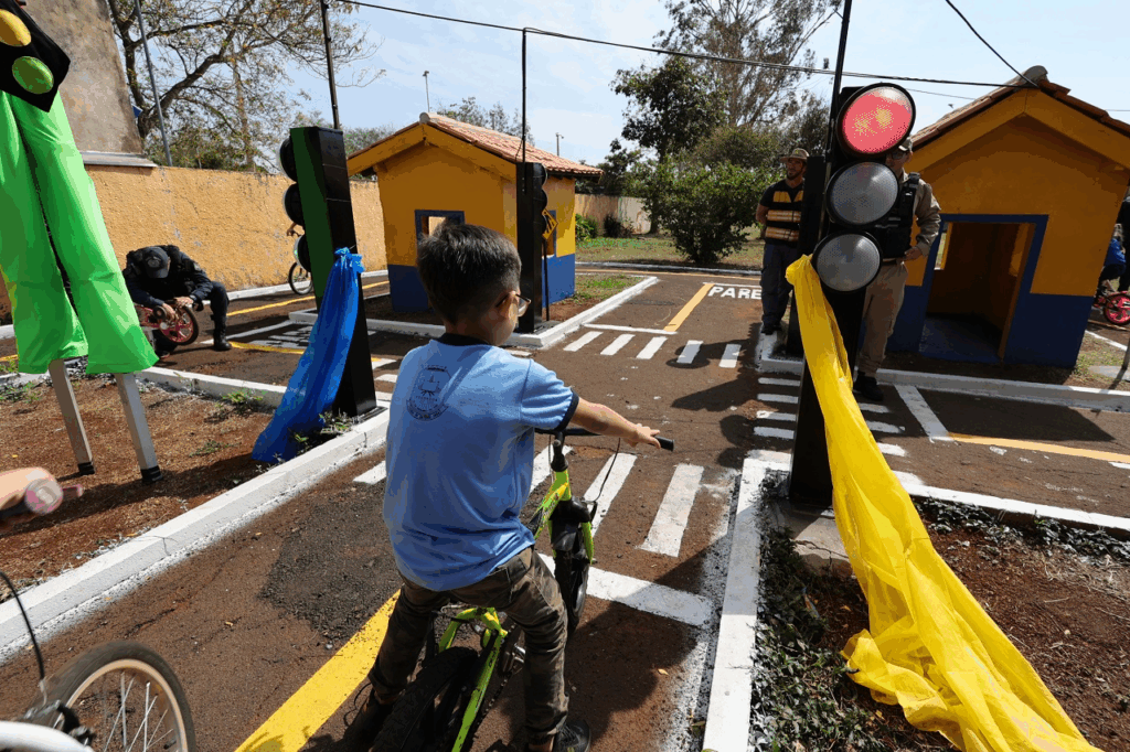 Prefeitura abre Semana Nacional do Trânsito com foco na educação de crianças Prefeitura abre Semana Nacional do Trânsito com foco na educação de crianças