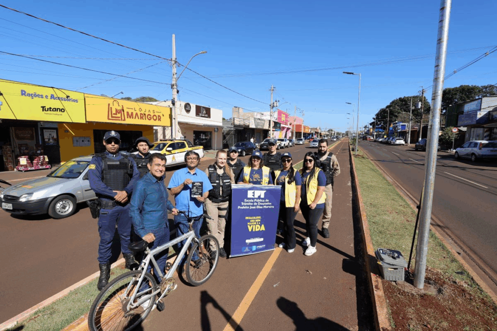 Prefeitura orienta ciclistas sobre regras e cuidados com o trânsito