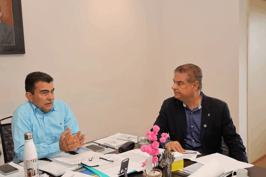 Prefeito recebe senador Nelsinho e pede recursos para novo prédio do HV