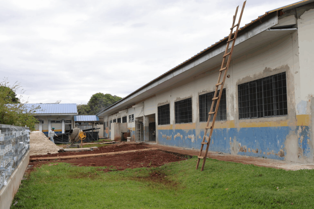 Prefeito vistoria obra da Escola Avani Cargnelutti e destaca ritmo avançado da reforma Prefeito vistoria obra da Escola Avani Cargnelutti e destaca ritmo avançado da reforma