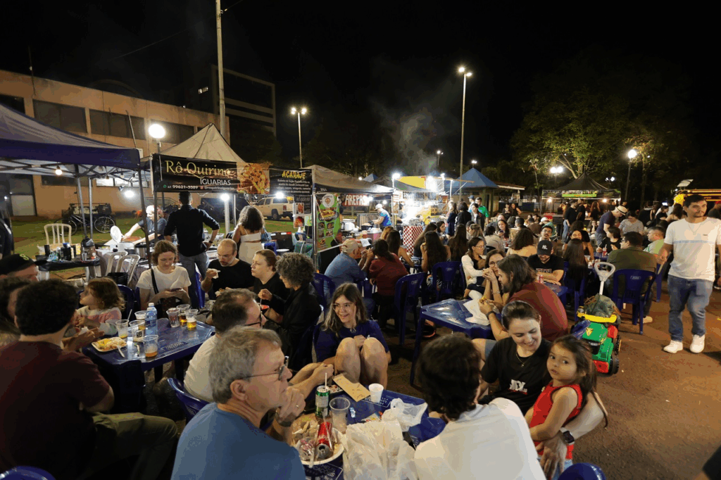 Feira Sabores estreia com grande sucesso e movimenta o Parque dos Ipês Feira Sabores estreia com grande sucesso e movimenta o Parque dos Ipês
