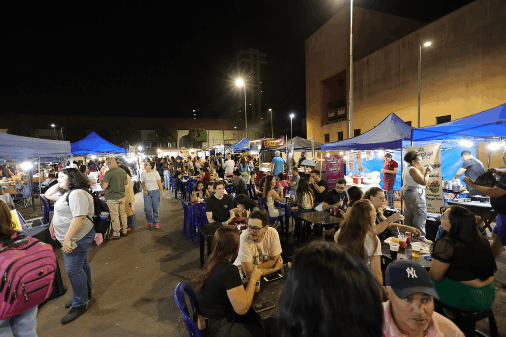 Feira Sabores estreia com grande sucesso e movimenta o Parque dos Ipês Feira Sabores estreia com grande sucesso e movimenta o Parque dos Ipês