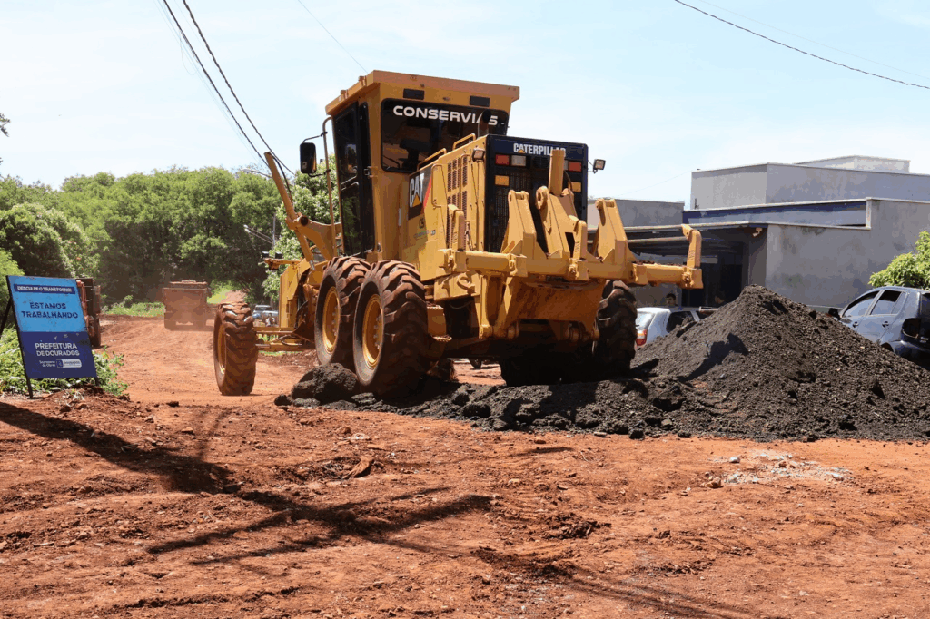 Prefeitura inicia obras para acabar com alagamentos no final da Rua Pedro Rigotti