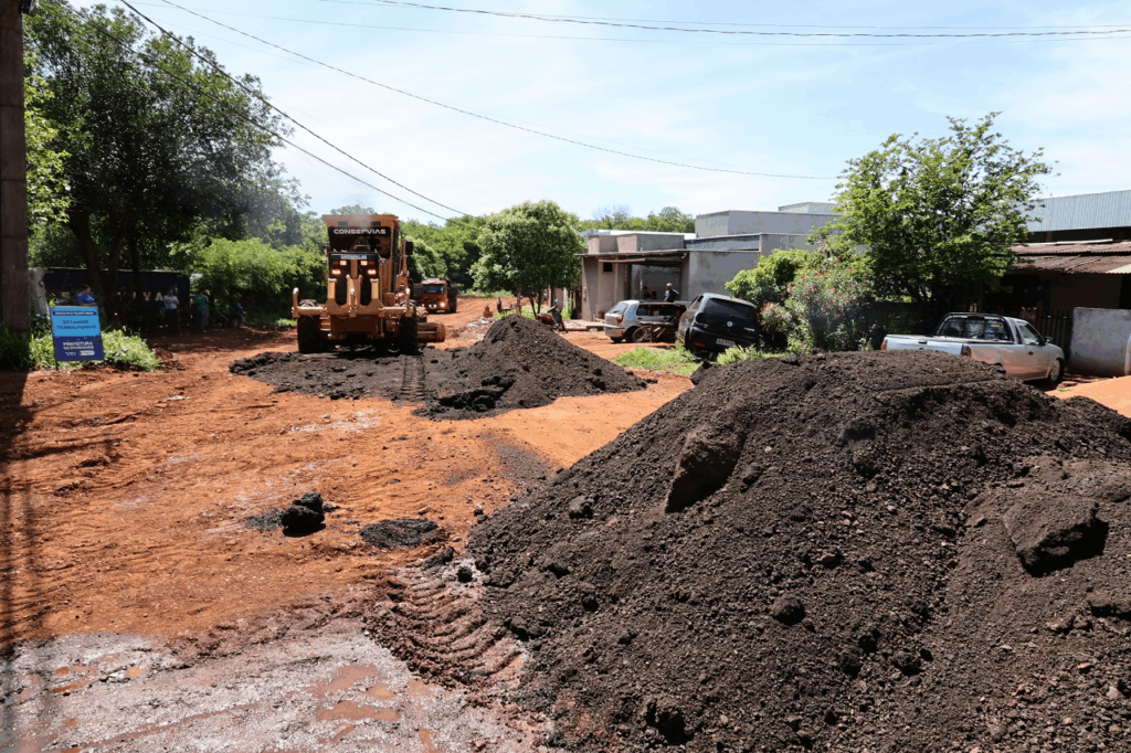 Prefeitura inicia obras para acabar com alagamentos no final da Rua Pedro Rigotti