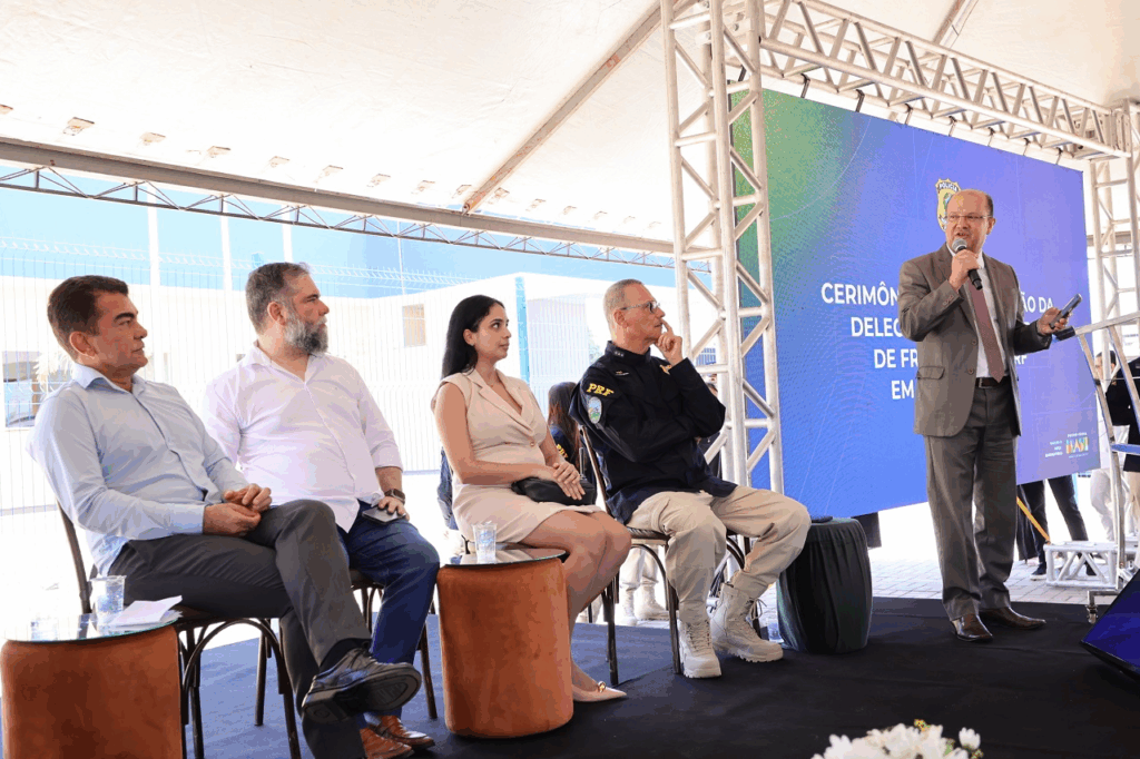Prefeito destaca credibilidade da PRF na inauguração da maior delegacia do País