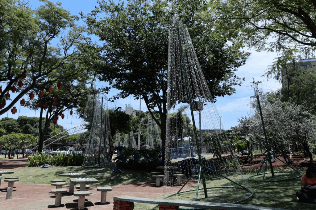 “Natal Encantado” começa dia 1º com chegada do Papai Noel e acendimento das luzes