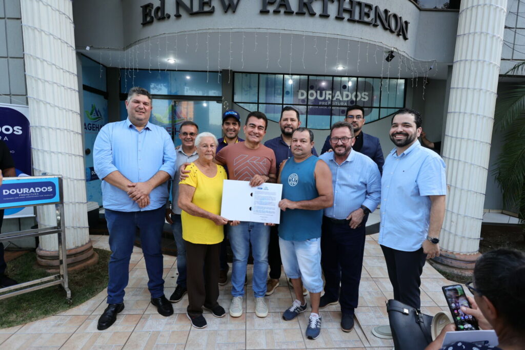 Prefeitura entrega mais 95 títulos e avança na regularização fundiária em Dourados