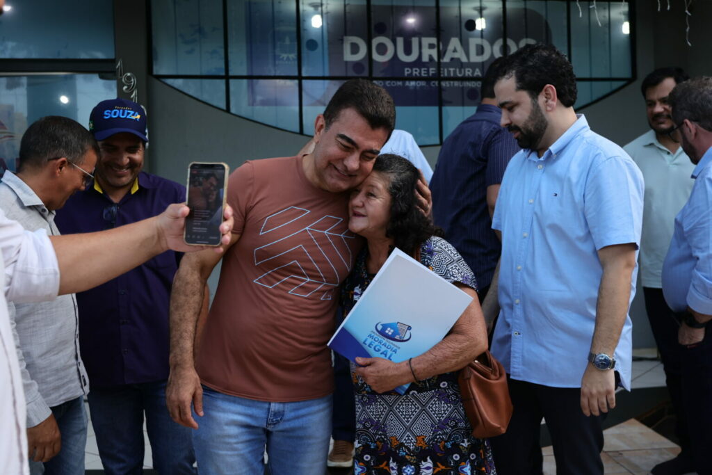 Prefeitura entrega mais 95 títulos e avança na regularização fundiária em Dourados