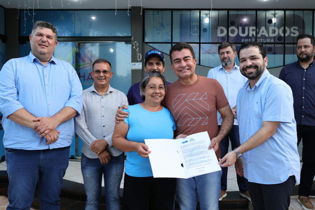 Prefeitura entrega mais 95 títulos e avança na regularização fundiária em Dourados