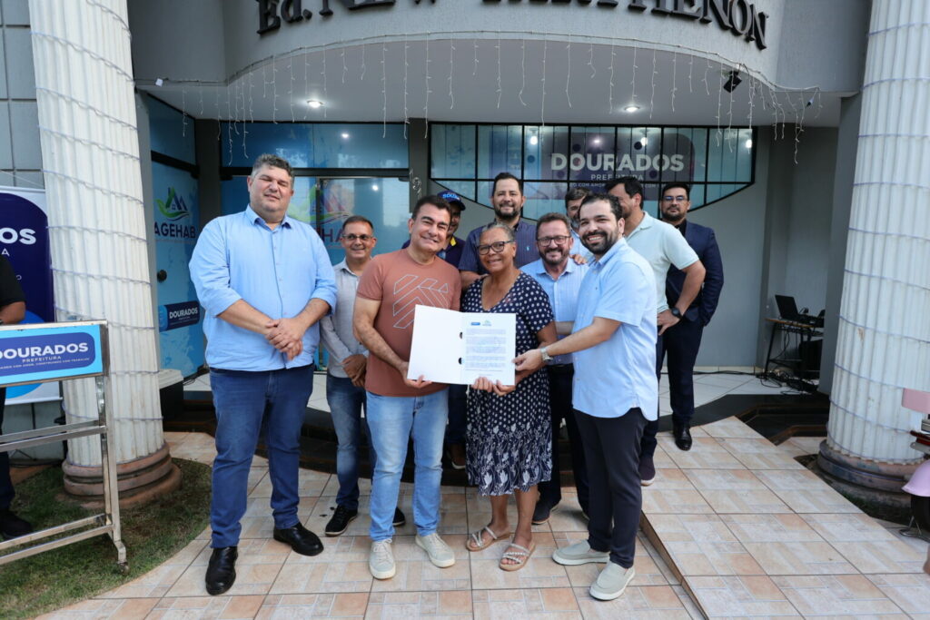 Prefeitura entrega mais 95 títulos e avança na regularização fundiária em Dourados