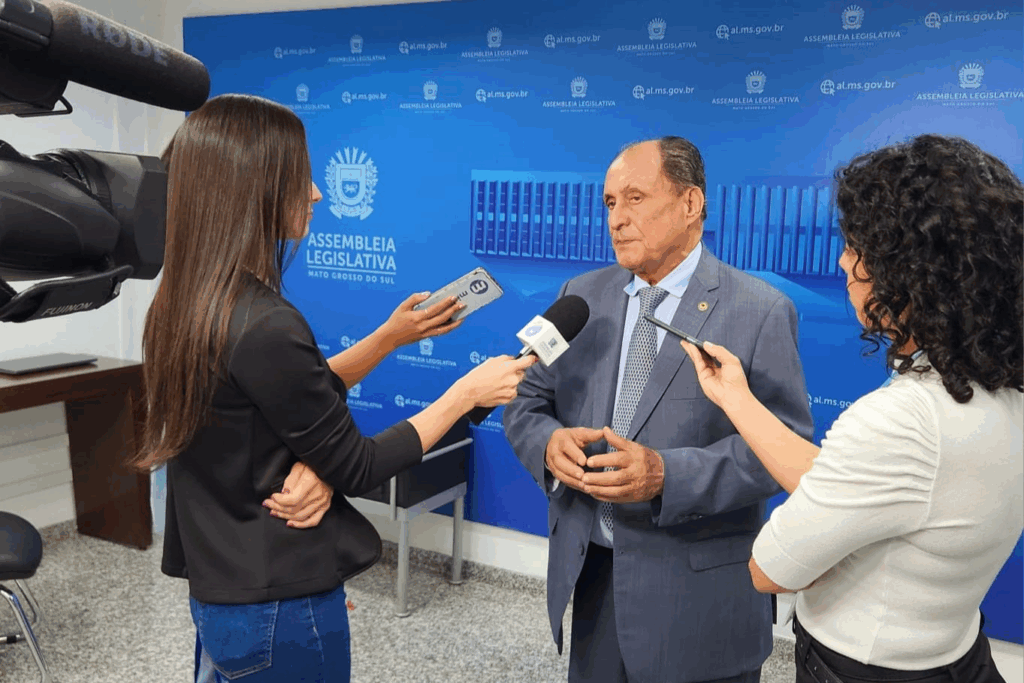 Zé Teixeira apresenta projeto para fortalecer APAEs em MS e homenageia Frei Gilson