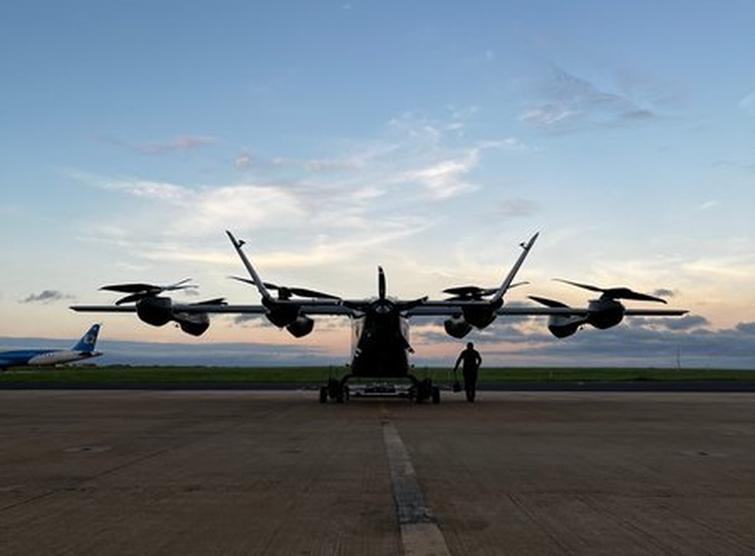 Embraer realiza 1º voo do protótipo do carro voador produzido em Taubaté