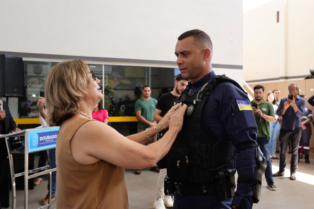 Prefeitura forma agentes de trânsito para atuarem como motociclista batedor