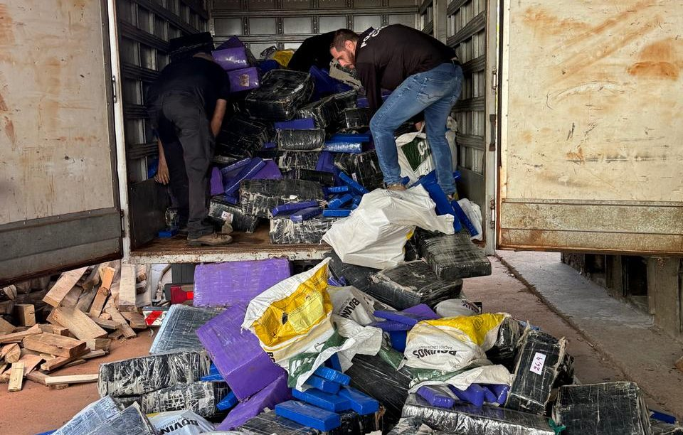 Polícia Civil do Mato Grosso do Sul incinera mais de 88 toneladas de drogas durante a operação Codesul II Polícia Civil do Mato Grosso do Sul incinera mais de 88 toneladas de drogas durante a operação Codesul II