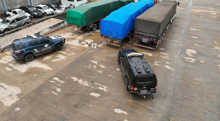 PF e RFB apreendem 75 toneladas de insumo químico utilizado na produção de cocaína em Corumbá/MS