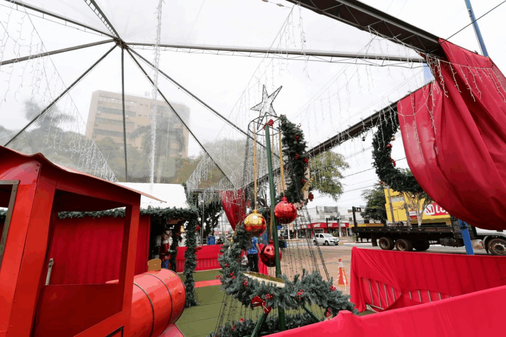 Prefeitura abre “Natal Encantado Dourados” hoje na Praça Antônio João