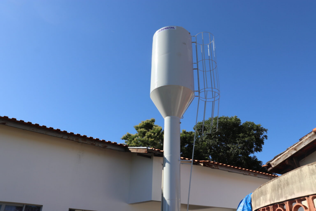 Prefeitura instala nova caixa d’água no Ceim Claudete Pereira Lima, no Jardim Clímax Prefeitura instala nova caixa d’água no Ceim Claudete Pereira Lima, no Jardim Clímax